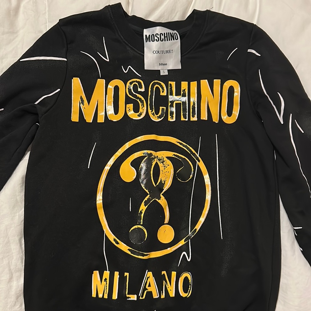 Sweatshirt